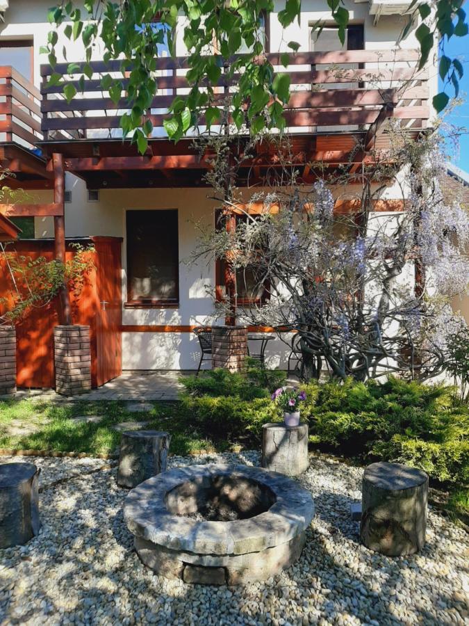 Aqua Apartman ギュラ エクステリア 写真