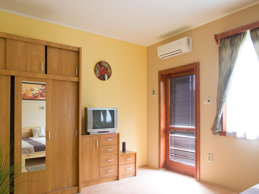 Aqua Apartman ギュラ 部屋 写真