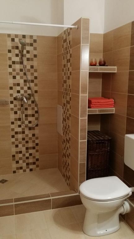 Aqua Apartman ギュラ エクステリア 写真